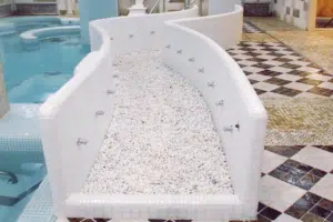 Pedilubio de gresite blanco con piedras blancas