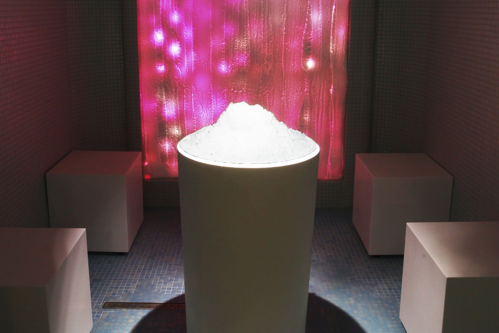 Terapia de frío, cabina de frío con fuente de hielo circular