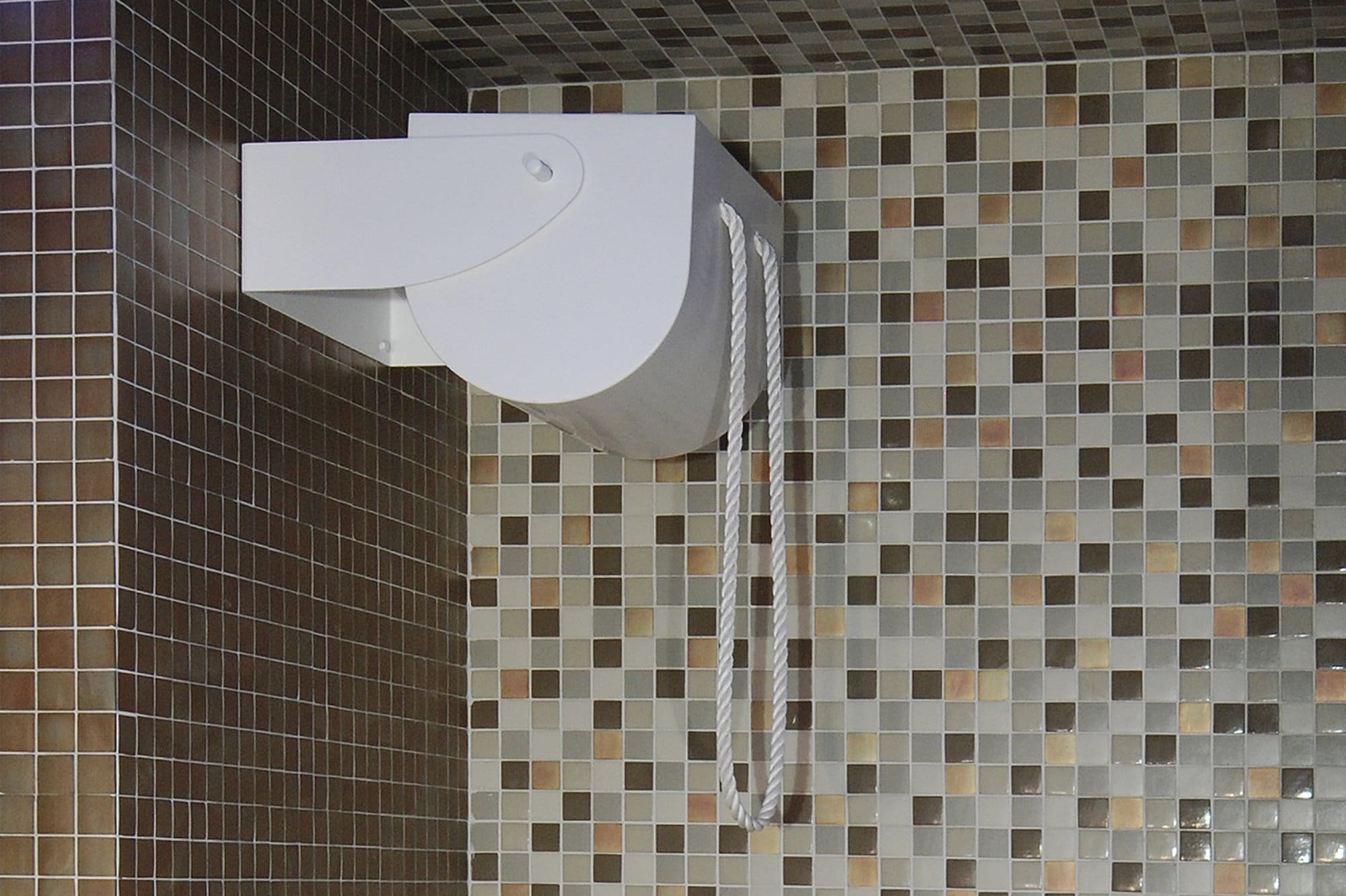 Contrast Bucket Shower, solid surface