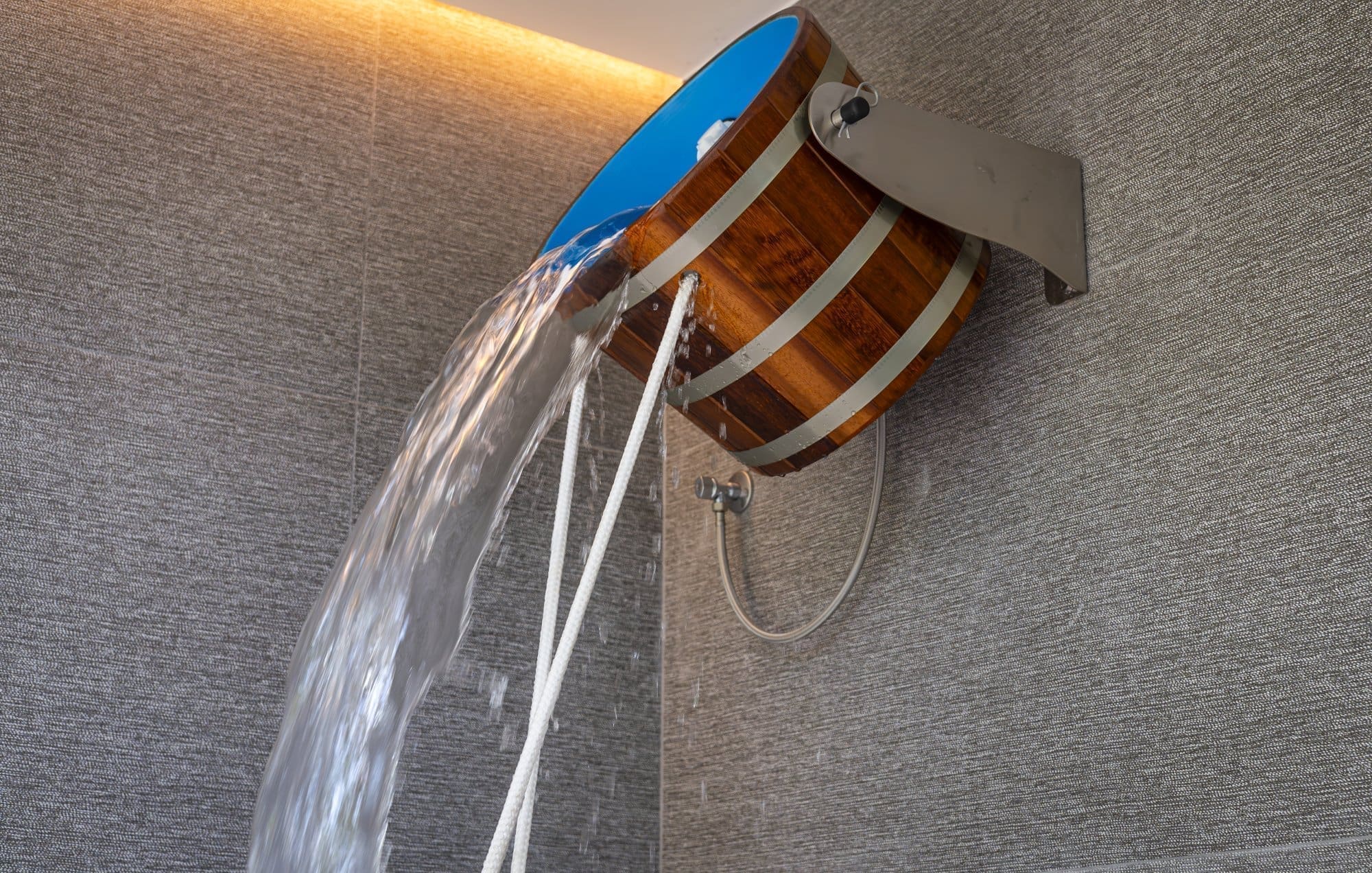 Contrast Bucket Shower, wood bucket