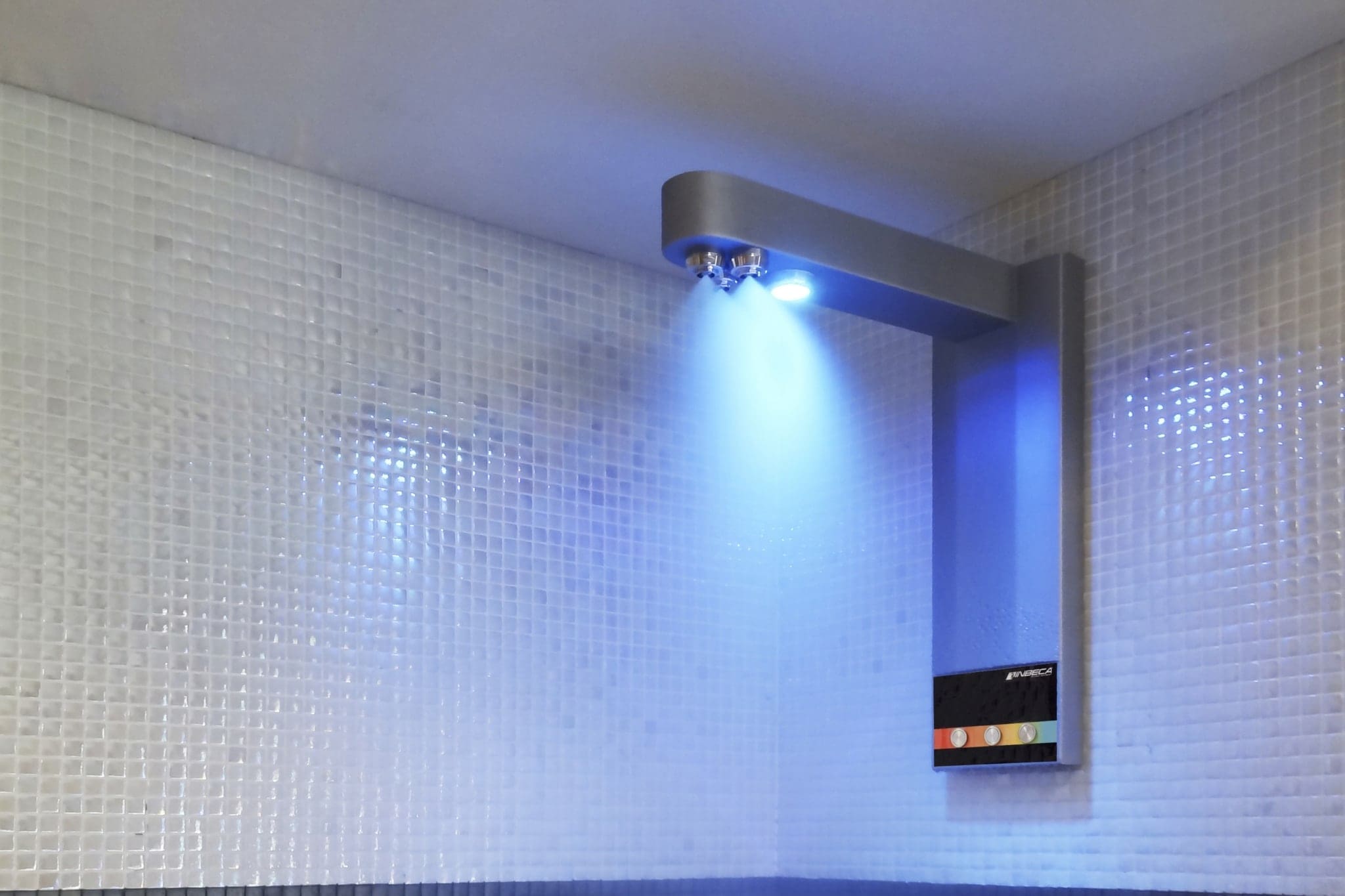 Douche brumisatrice avec Chromothérapie, couleur bleutée