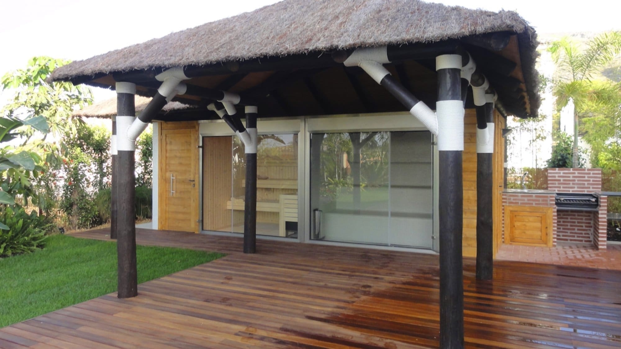 Outdoor Hammam, roof with two slopes