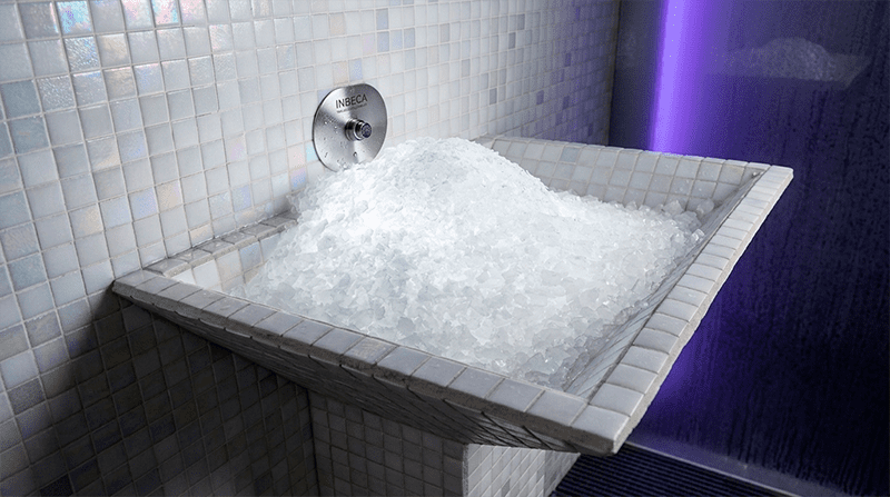Fuente de hielo para contraste térmico en spa